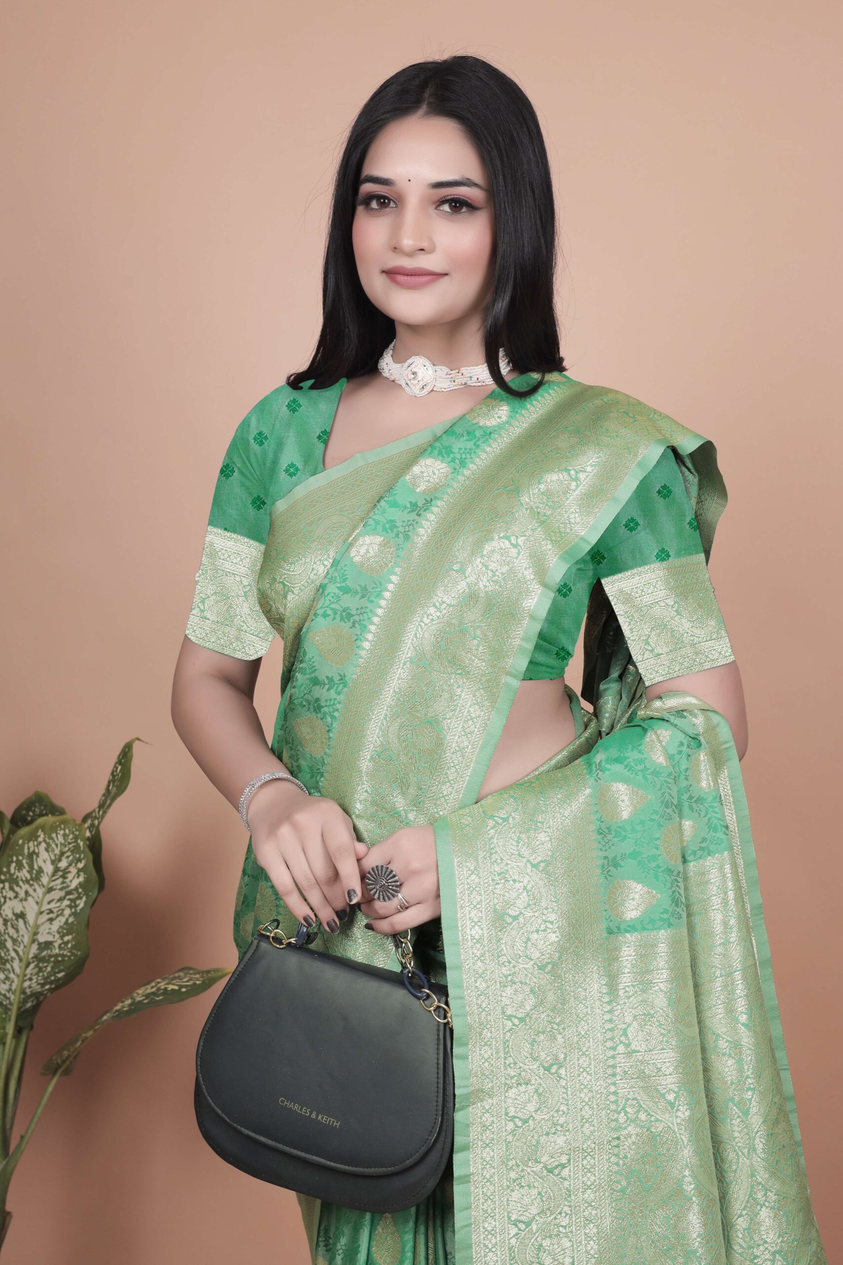 Emerald Green Banarasi Silk Saree with Golden Zari Butti | Ornate Pallu & Border | Wedding, Festive & Traditional Wear - Image 5